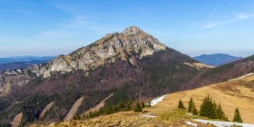 أعلى قمة في الجزائر