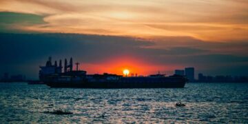 الفرق بين المحيط والبحر